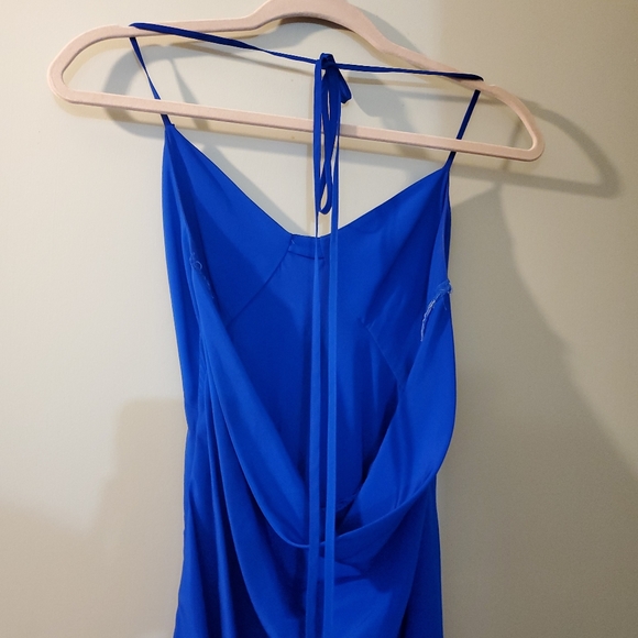 Backless dress - Picture 3 of 4